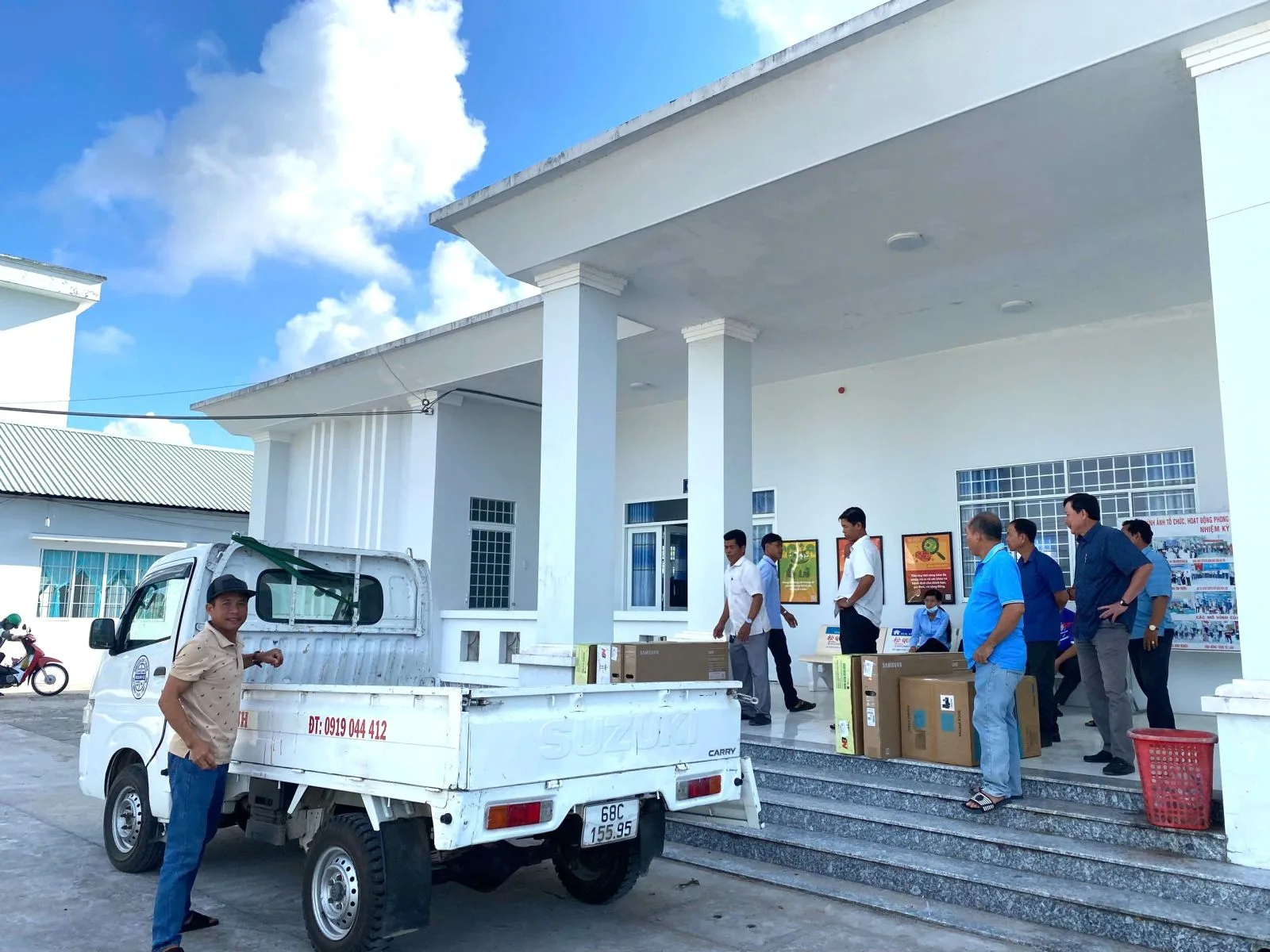 Triển Khai Dự Án Cung Cấp Tivi Và Loa Kéo Cho Các Nhà Văn Hóa – UBND Xã Minh Thuận – Tỉnh Kiên Giang UBND xã Minh Thuận tỉnh Kiên Giang