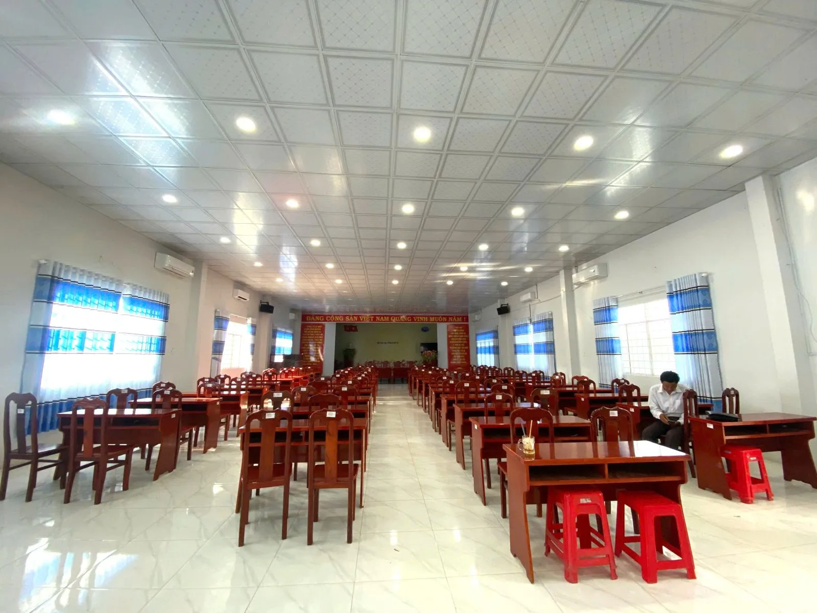 Triển Khai Dự Án Cung Cấp Tivi Và Loa Kéo Cho Các Nhà Văn Hóa – UBND Xã Minh Thuận – Tỉnh Kiên Giang UBND xã Minh Thuận tỉnh Kiên Giang